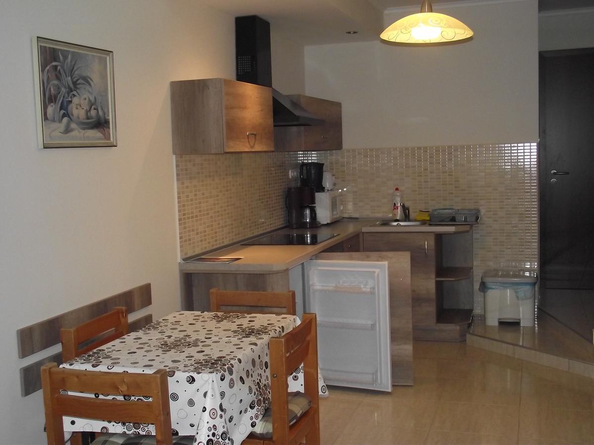 Besenyei Apartman Sarvar Exterior photo